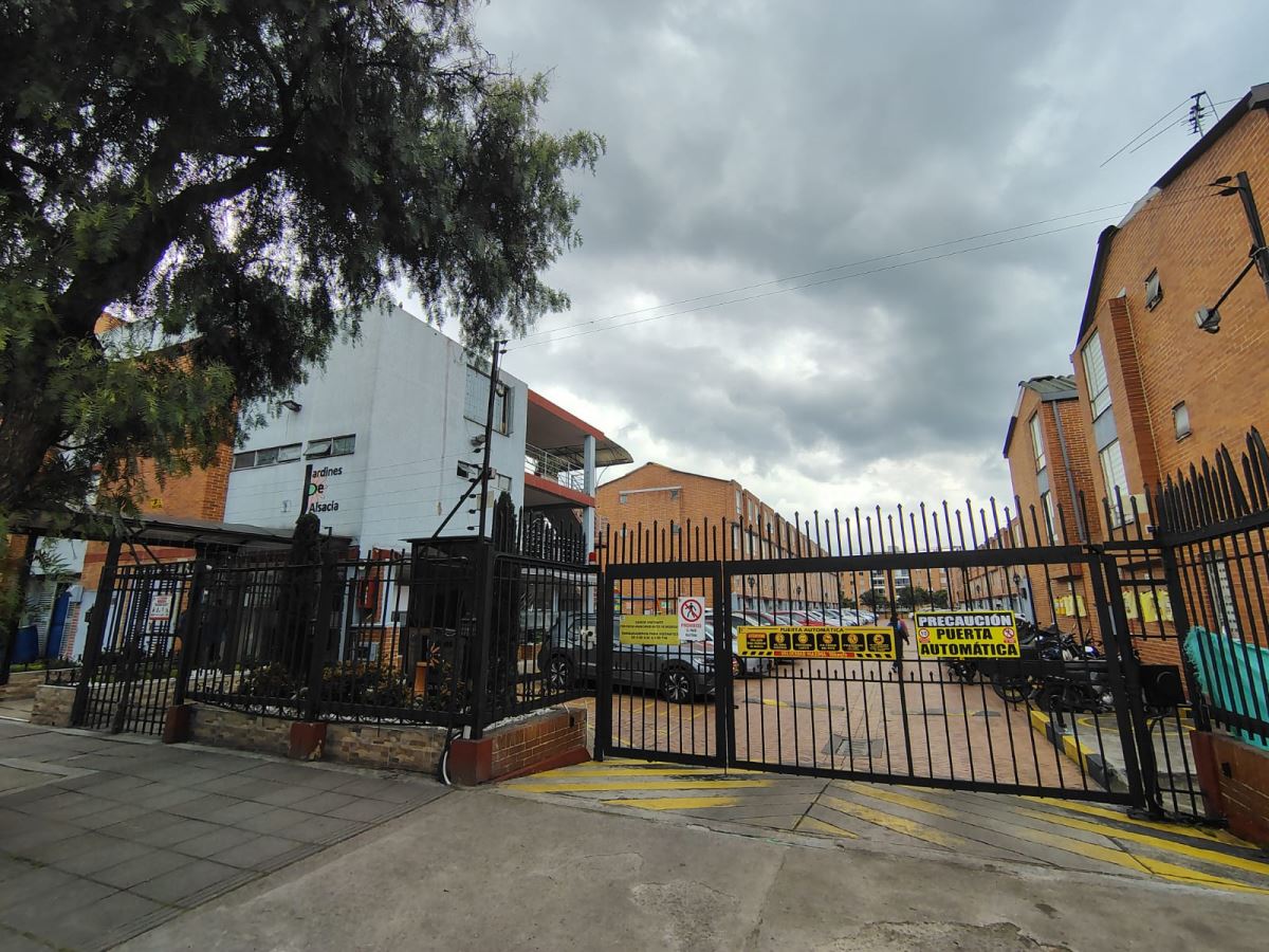 Casa en Venta - Bogota, VILLA ALSACIA 5784