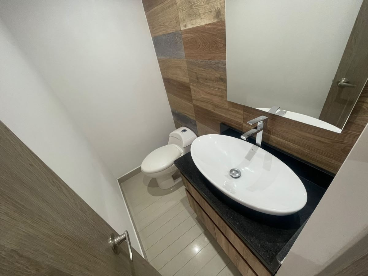 Casa en Arriendo - Bogota, PONTEVEDRA 6328