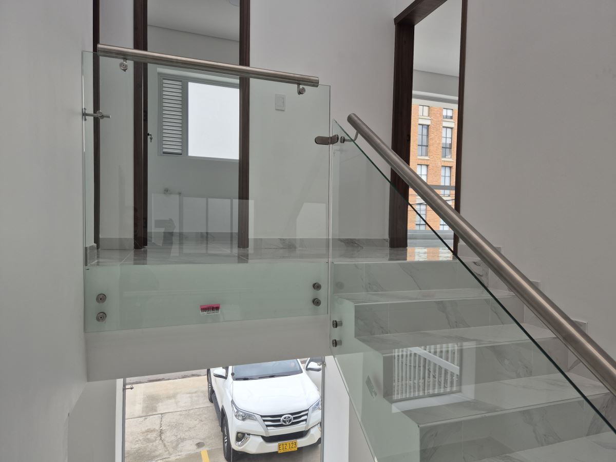 Local en Arriendo - Bogota, LOS CEDROS 5238