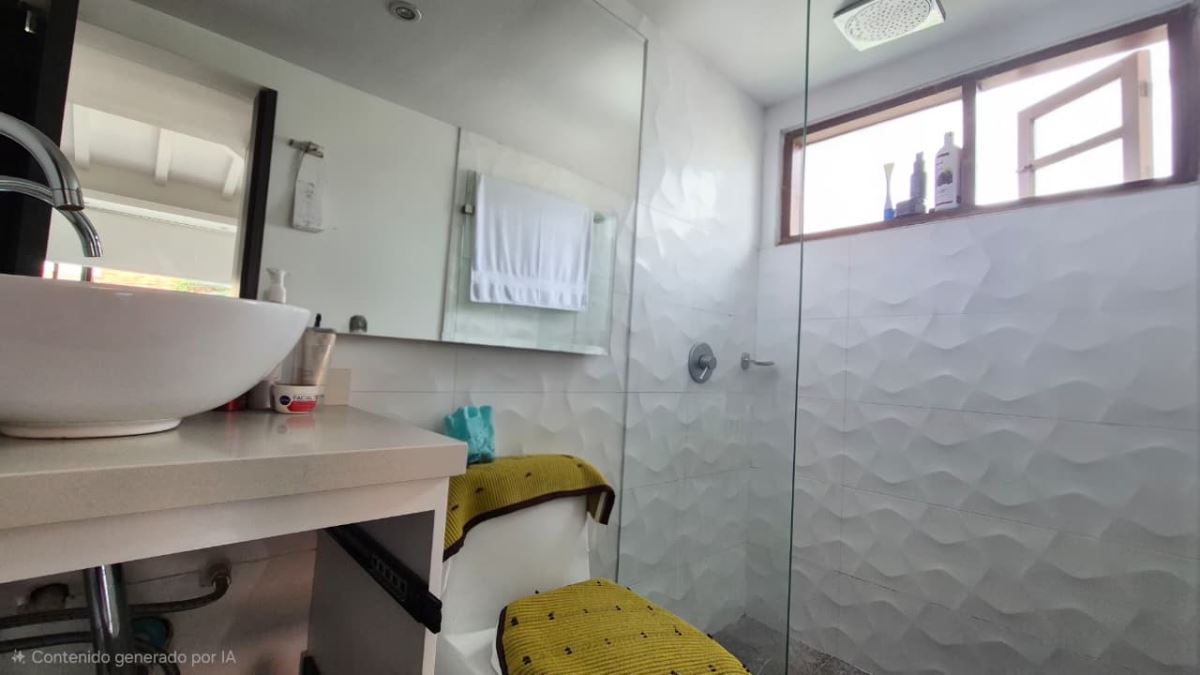 Casa en Arriendo - Bogota, LOS CEDROS 5899