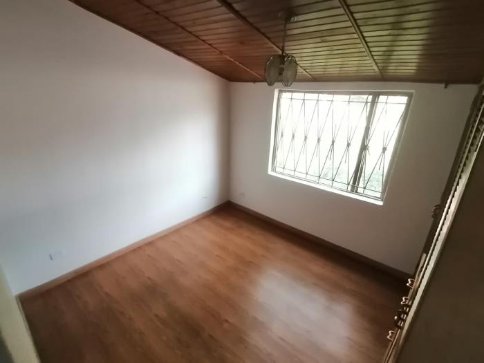 Casa en Venta - Bogota, LOMBARDIA 2000