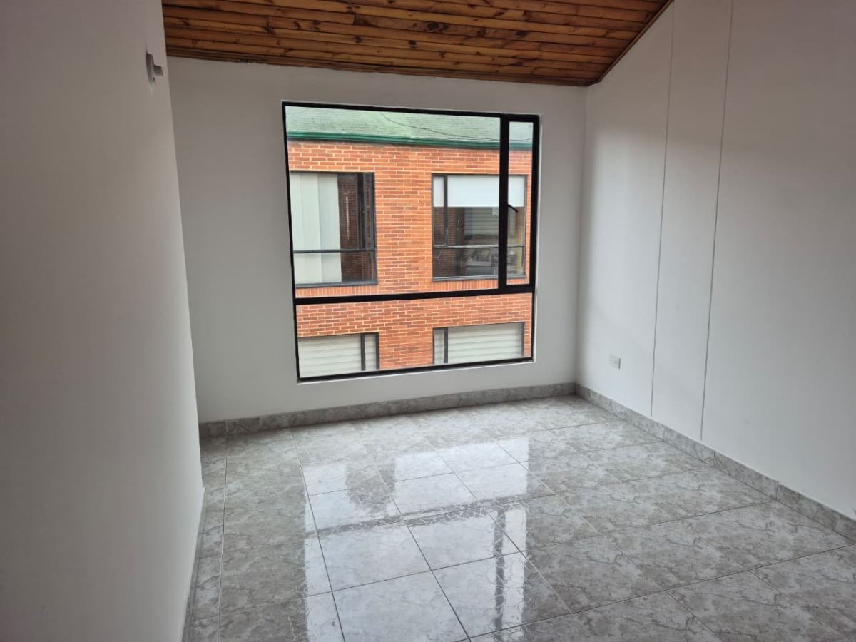 Casa en Arriendo - Bogota, CEDRITOS 5154