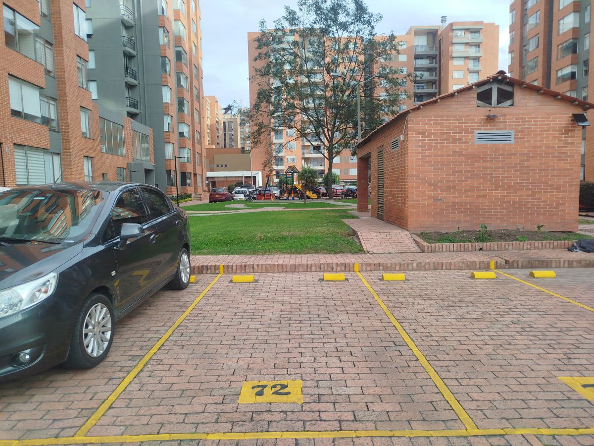 Apartamento en Arriendo - Bogota, COLINA NORTE 6164