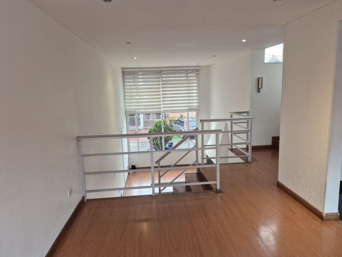 Casa en Arriendo - Bogota, BALMORAL NORTE 5295