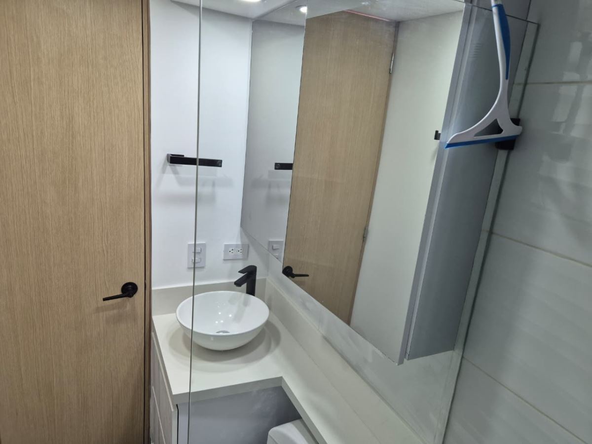 Apartamento en Arriendo - Bogota, EL REDIL 4869