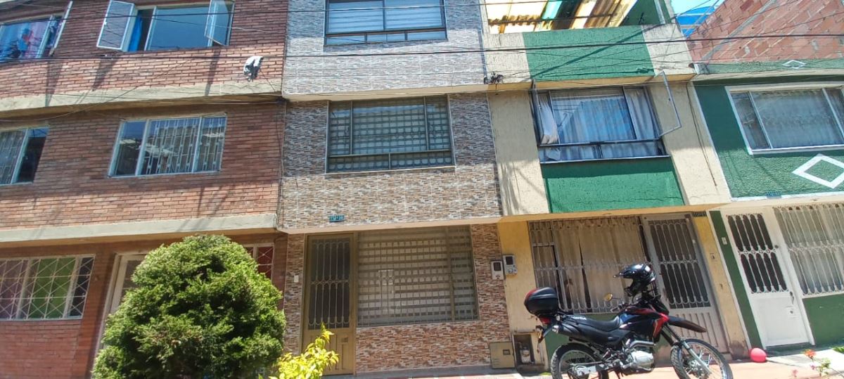 Casa en Venta - Bogota, QUIROGA 2903