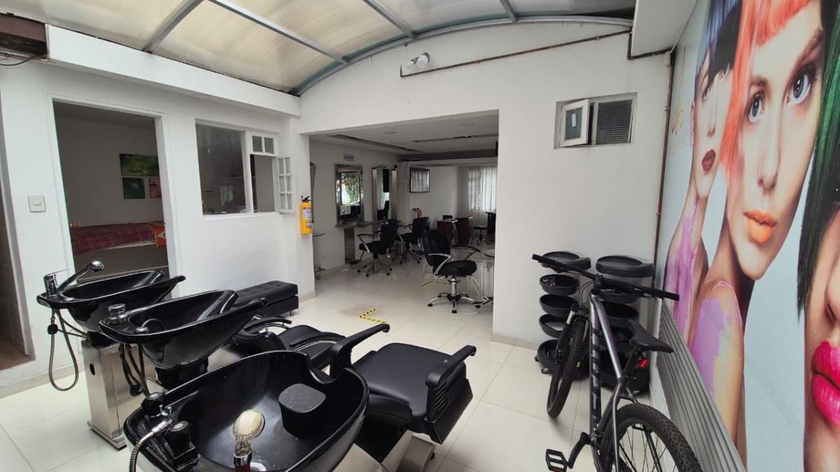 Casa en Arriendo - Bogota, LOS CEDROS 5899