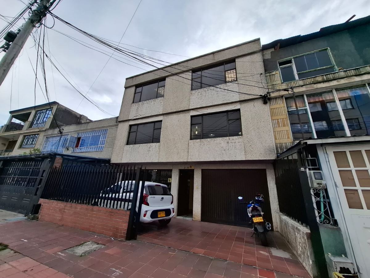 Casa en Arriendo - Bogota, SANTA ISABEL 6310