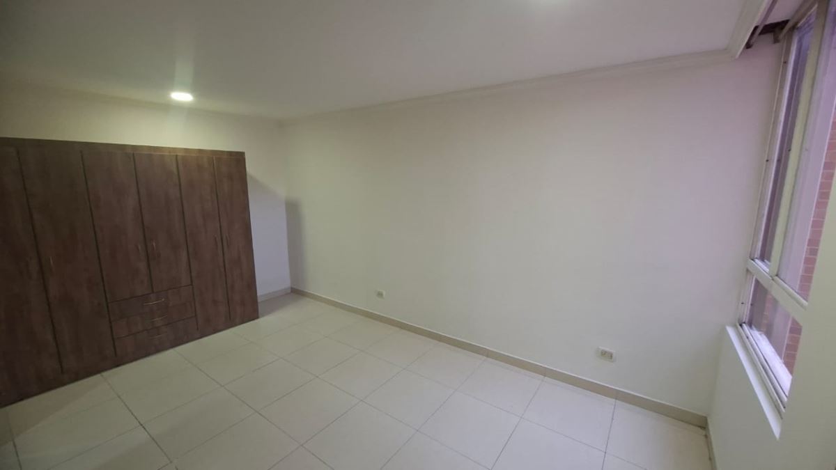 Apartamento en Arriendo - Madrid, ALTOS DE MADRID 6343