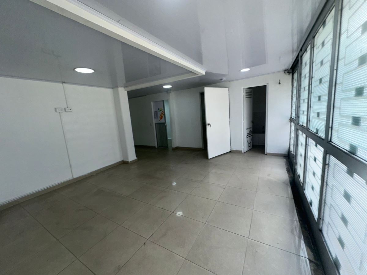 Local en Arriendo - Bogota, QUINTA PAREDES 4684