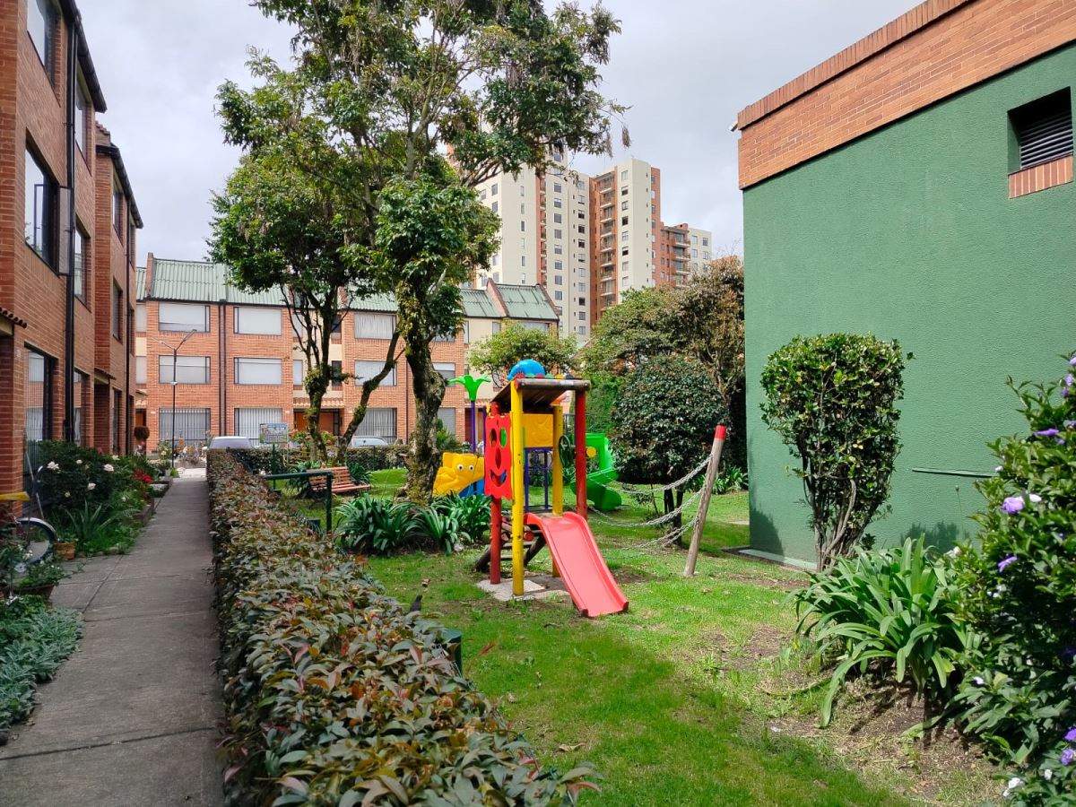 Casa en Venta - Bogota, LA PRADERA NORTE 4036