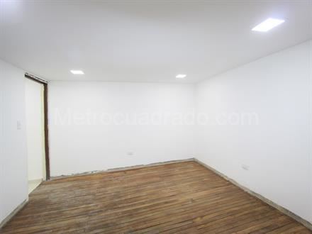 Casa en Venta - Bogota, SAN BERNARDINO 6082