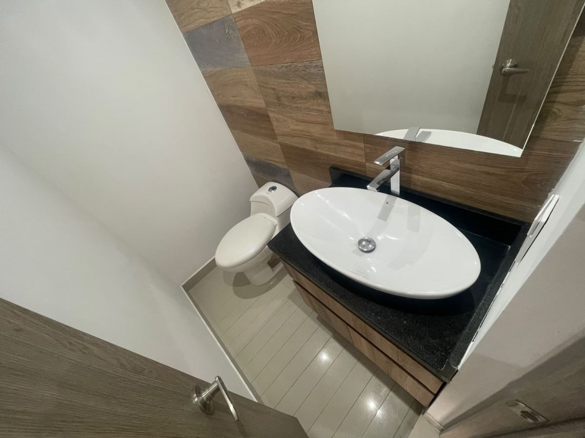 Casa en Arriendo - Bogota, PONTEVEDRA 6328