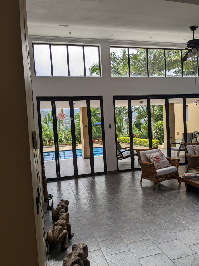 Casa en Venta - Silvania,  2267