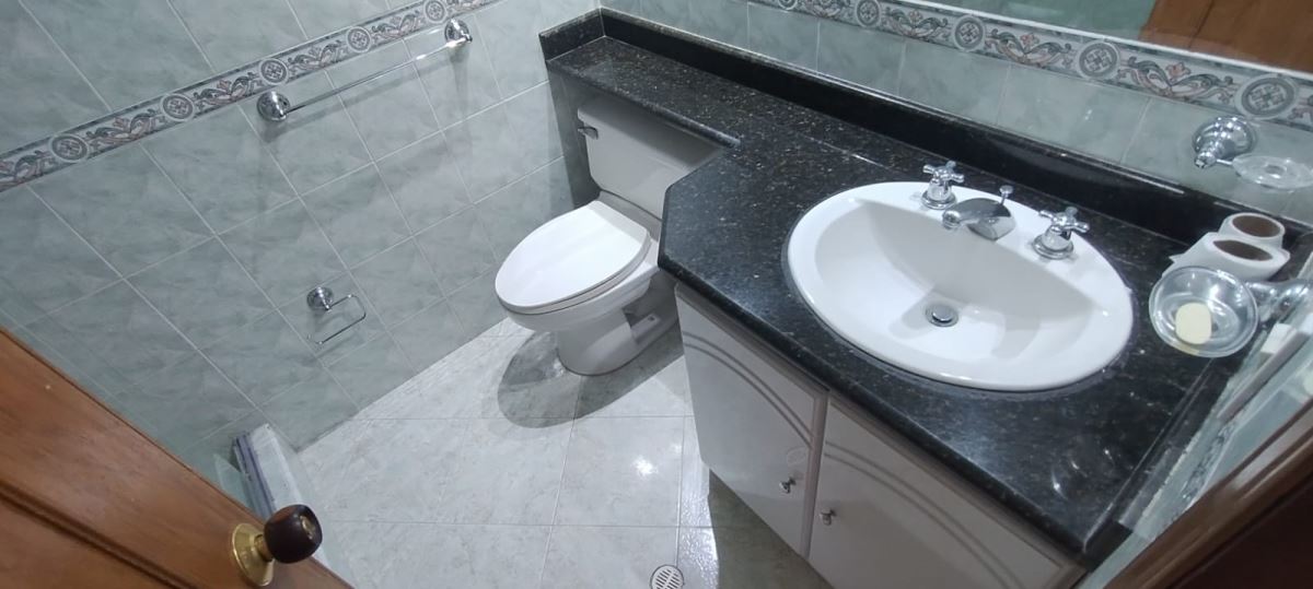 Casa en Arriendo - Bogota, ALHAMBRA 3859