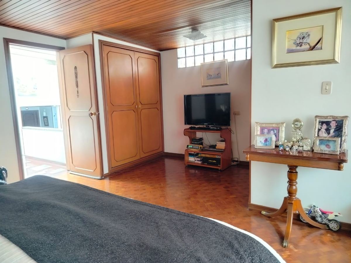 Casa en Venta - Bogota, SANTA BIBIANA 4977