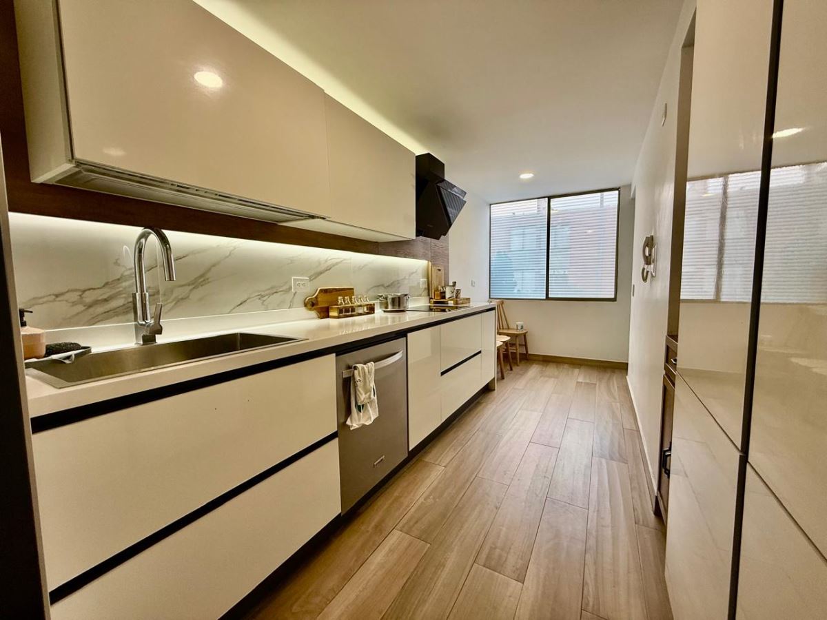 Casa en Venta - Bogota, GRATAMIRA 3796