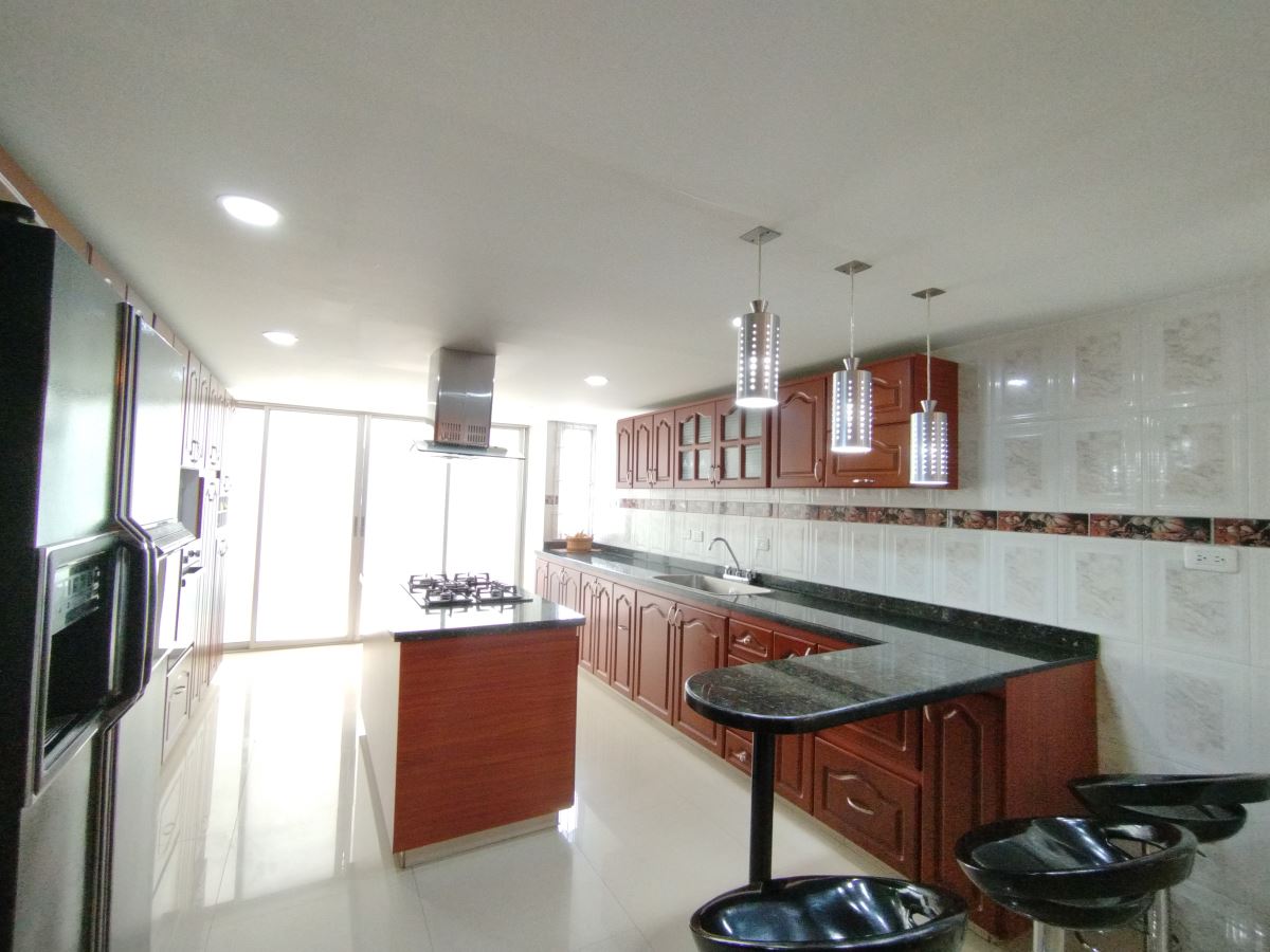 Casa en Arriendo - Bogota, PRADO VERANIEGO NORTE 3908