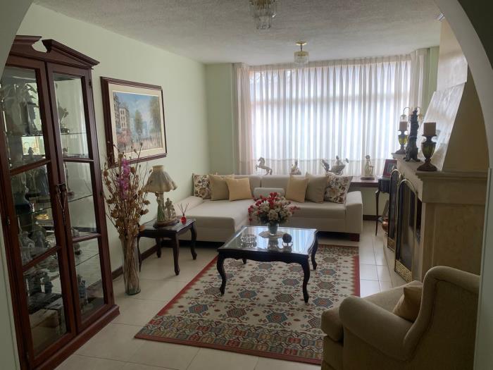 Casa en Venta - Bogota, LISBOA 2455