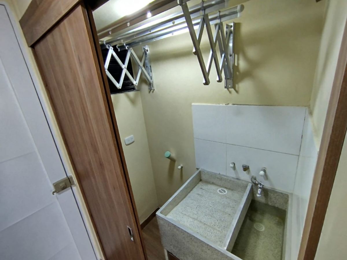 Apartamento en Arriendo - Bogota, EL REDIL 4494