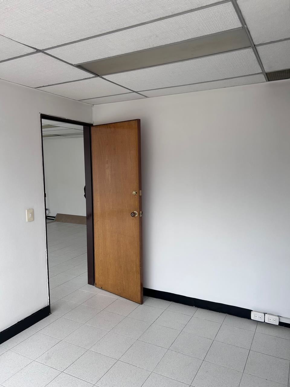 Oficina en Arriendo - Bogota, LAGO GAITÁN 6102
