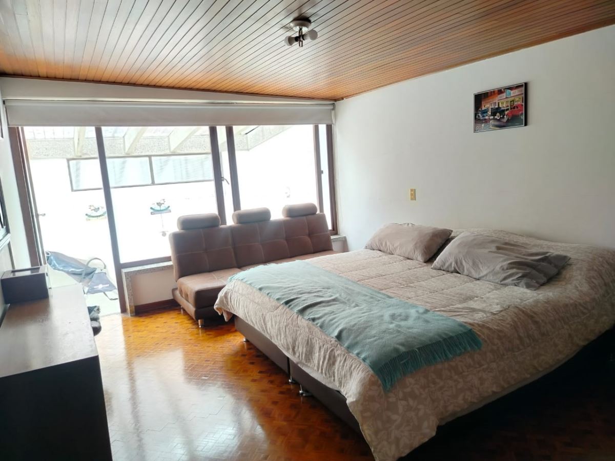 Casa en Venta - Bogota, SANTA BIBIANA 4977