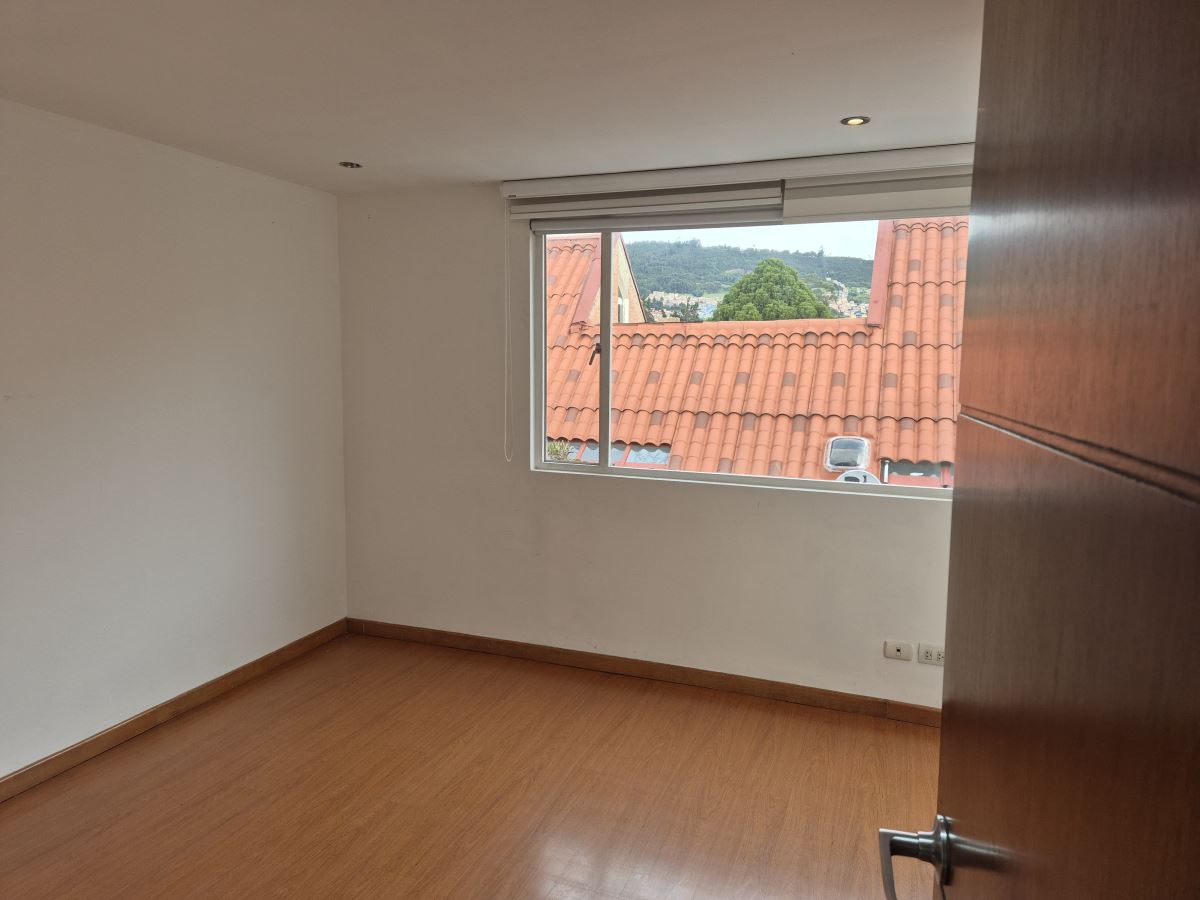 Casa en Arriendo - Bogota, BALMORAL NORTE 5295