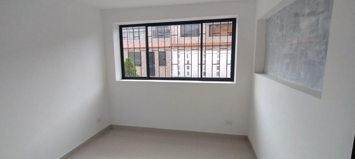 Casa en Venta - Bogota, POPULAR MODELO 4098