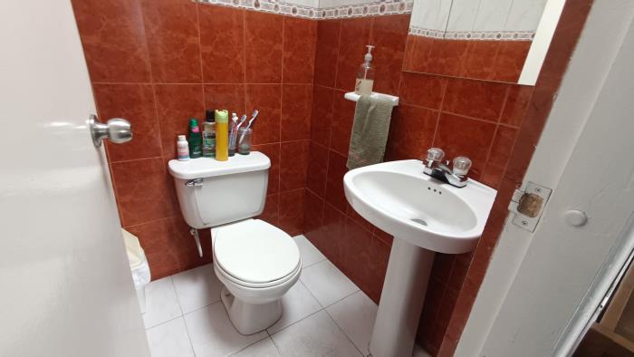 Casa en Venta - Bogota, SANTA BÁRBARA 1998
