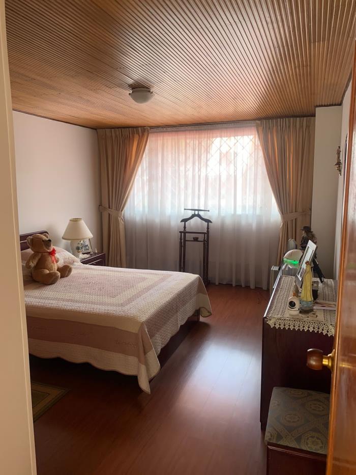 Casa en Venta - Bogota, LISBOA 2455