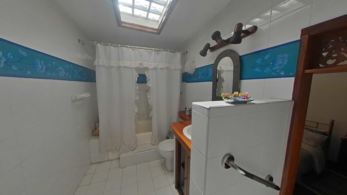 Casa en Venta - Bogota, SANTA PAULA 3040