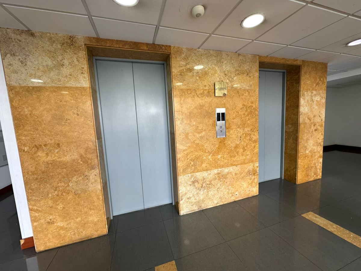 Oficina en Arriendo - Bogota, PUERTA DE TEJA 4723