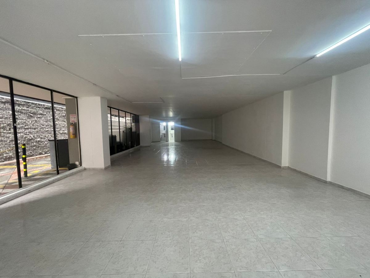 Local en Arriendo - Bogota, LAGO GAITÁN 4420