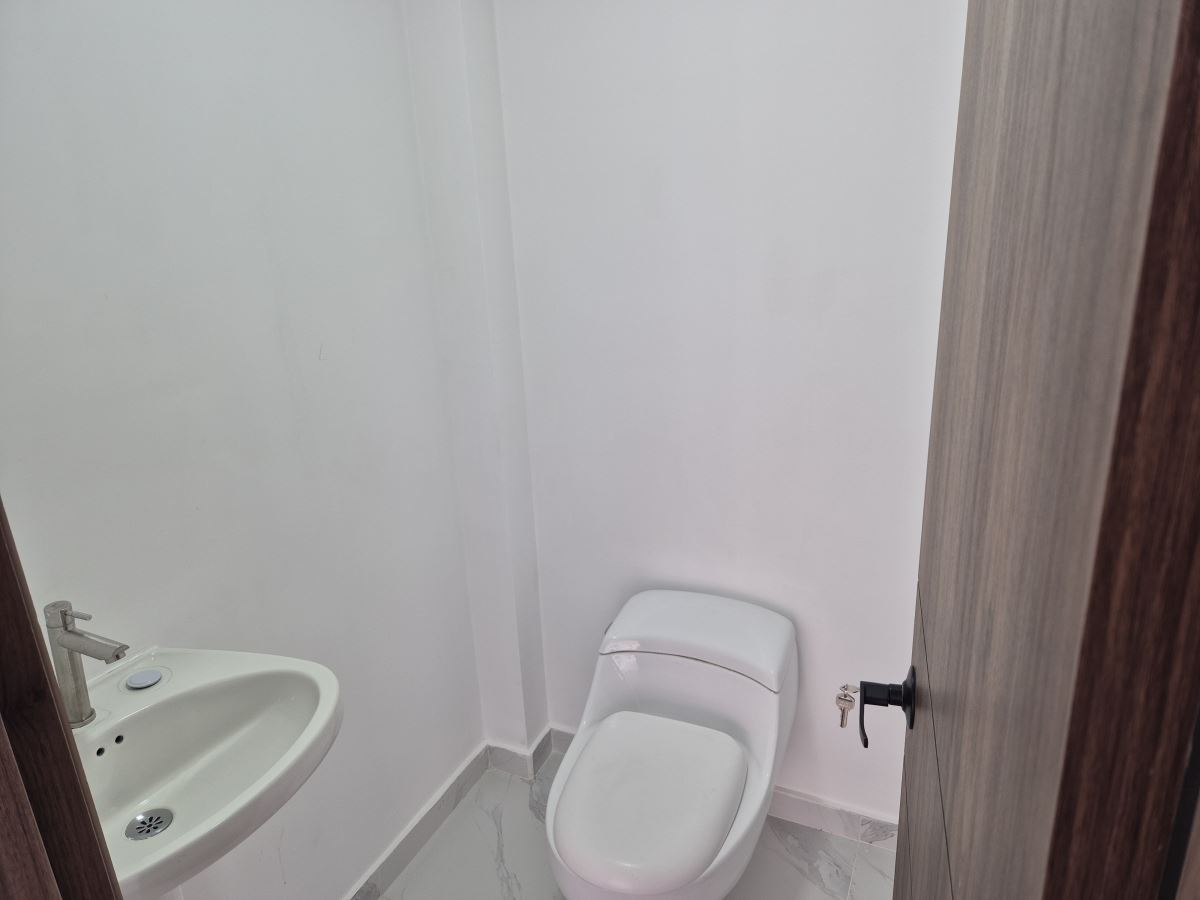 Local en Arriendo - Bogota, LOS CEDROS 5238