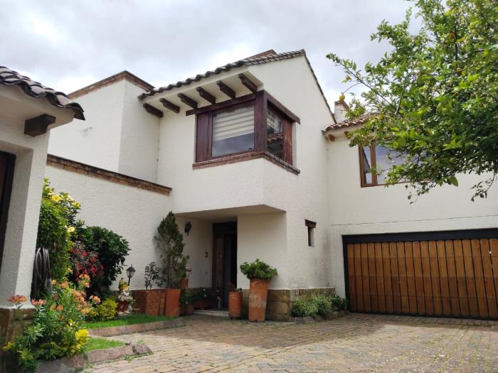 Casa en Venta - Bogota, LA CALLEJA 2436