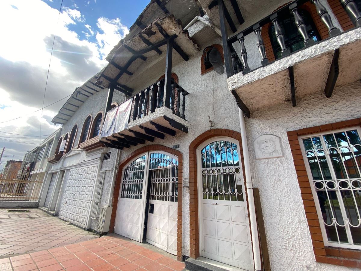 Casa en Arriendo - Bogota, SAN FELIPE 4498