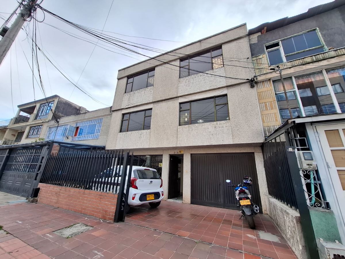 Casa en Arriendo - Bogota, SANTA ISABEL 6310