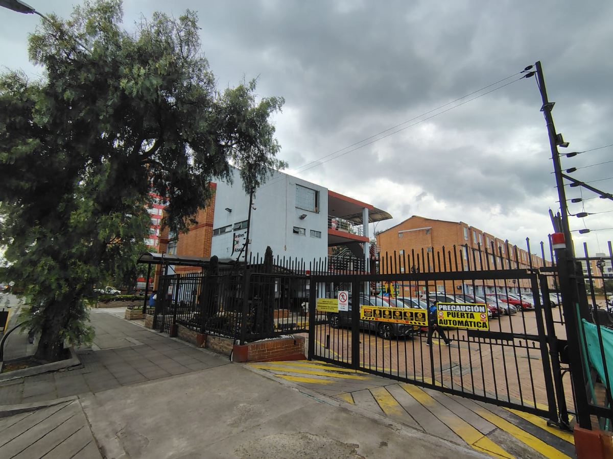 Casa en Venta - Bogota, VILLA ALSACIA 5784