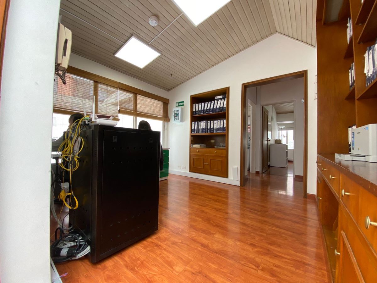Casa en Arriendo - Bogota, SANTA BÁRBARA 3360