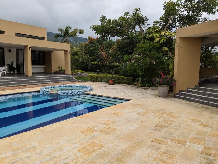 Casa en Venta - Silvania,  2267