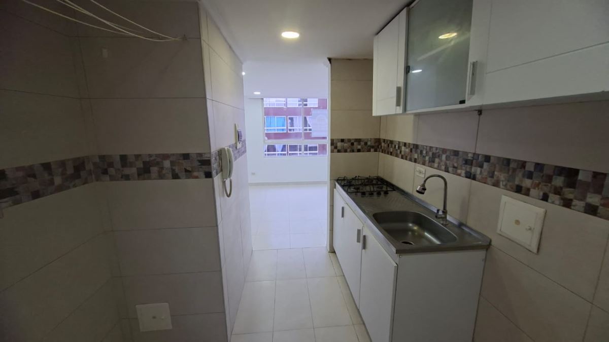 Apartamento en Arriendo - Madrid, ALTOS DE MADRID 6343