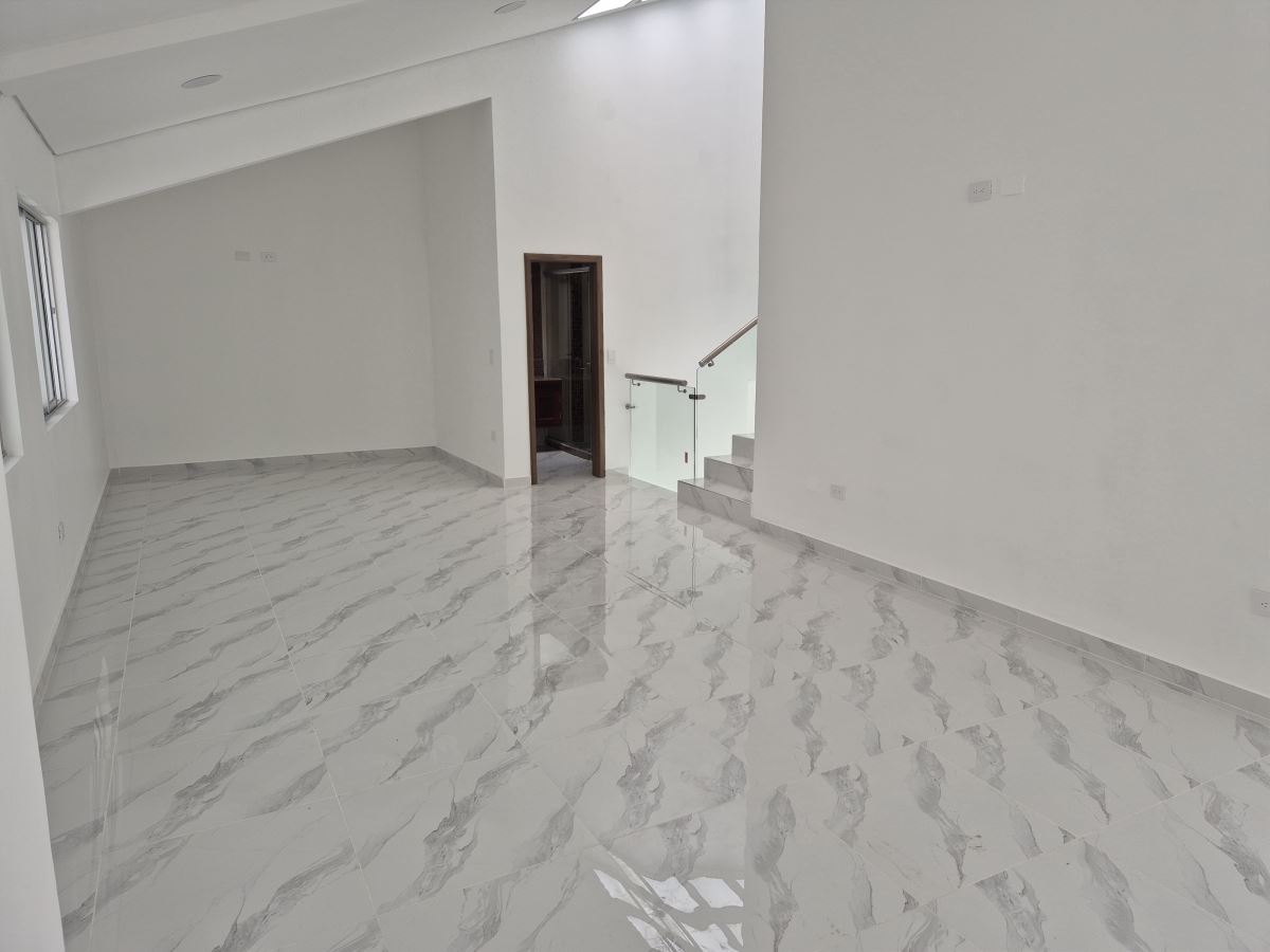 Local en Arriendo - Bogota, LOS CEDROS 5238