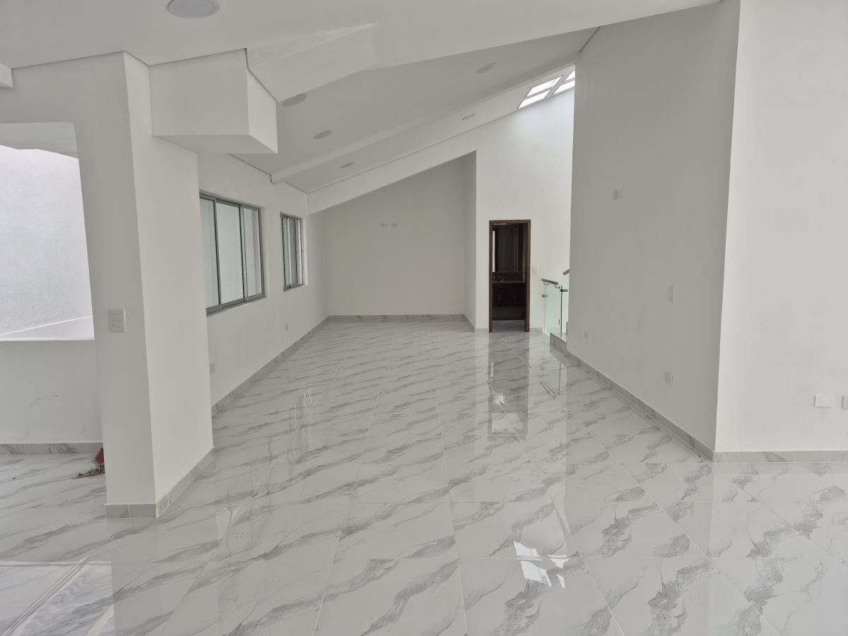 Local en Arriendo - Bogota, LOS CEDROS 5238