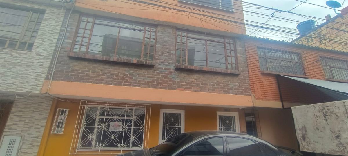 Casa en Venta - Bogota, EDUARDO SANTOS 3175
