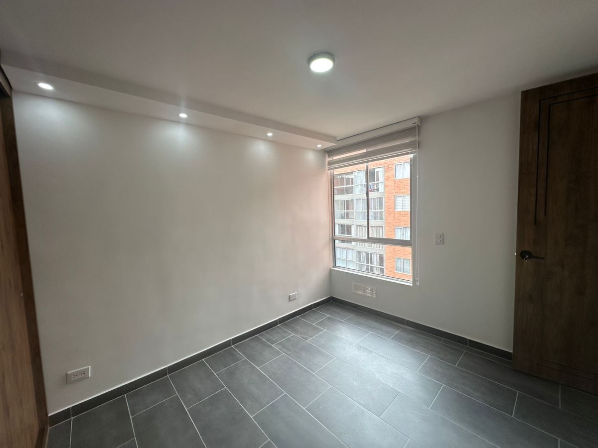 Apartamento en Arriendo - Bogota, HAYUELOS 4721