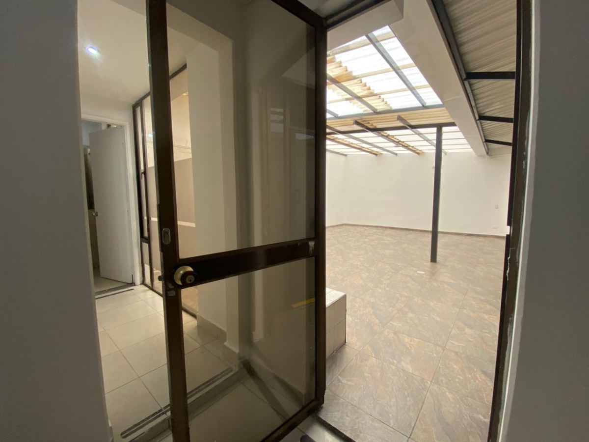 Casa en Arriendo - Bogota, LAGO GAITÁN 4445