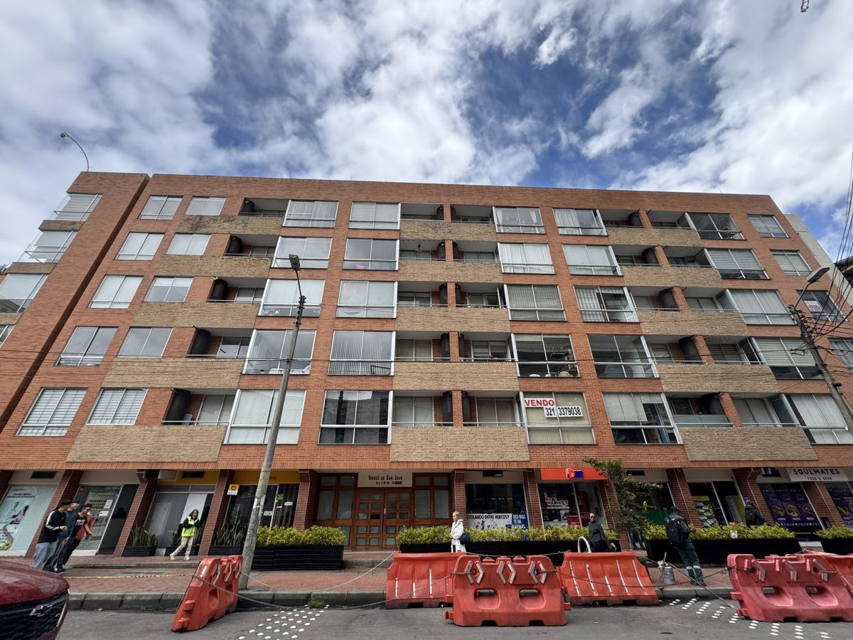 Apartamento en Arriendo - Bogota, CEDRITOS 4957