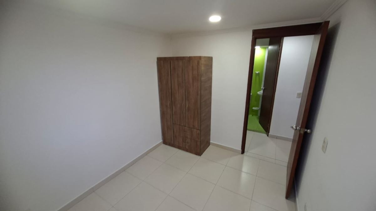 Apartamento en Arriendo - Madrid, ALTOS DE MADRID 6343