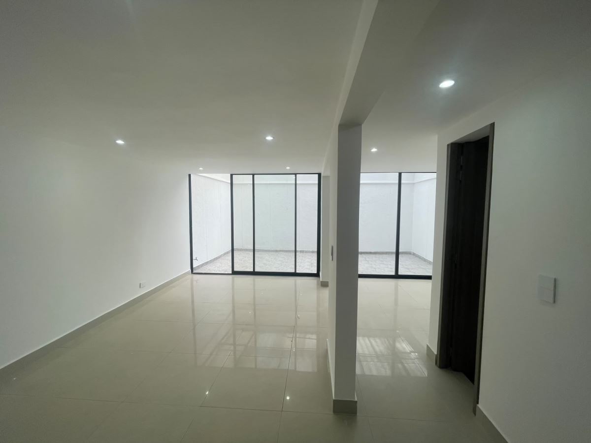 Casa en Arriendo - Bogota, PONTEVEDRA 6328