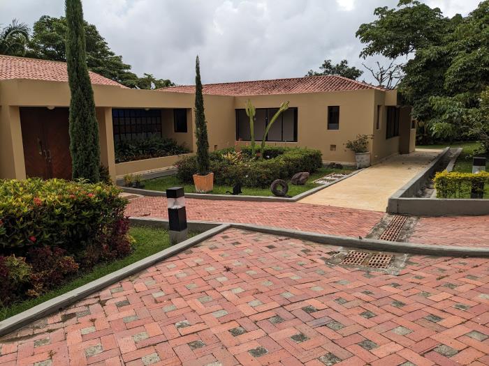 Casa en Venta - Bogota, LA CALLEJA 2436